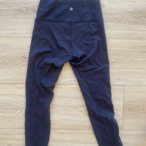 Lululemon Wunder Train Leggings. Size 6.
